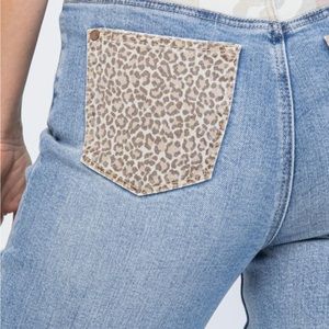 Judy Blue high waist Cheetah print pockets in size 11/30